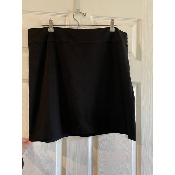 Banana Republic Dresses & Skirts - Banana Republic Black Pencil Skirt size 14